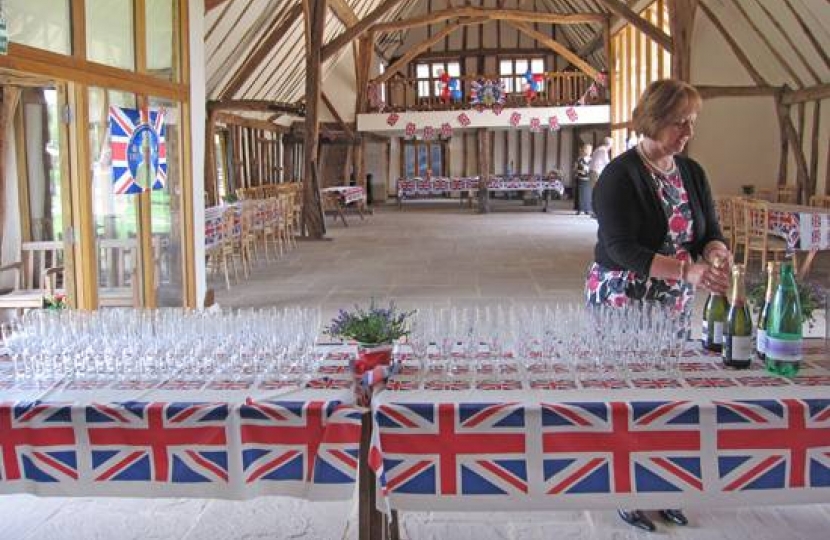 Awaiting the rush: the SCCA Queen's Jubilee celebration, Elmdonbury, 13 May 2012